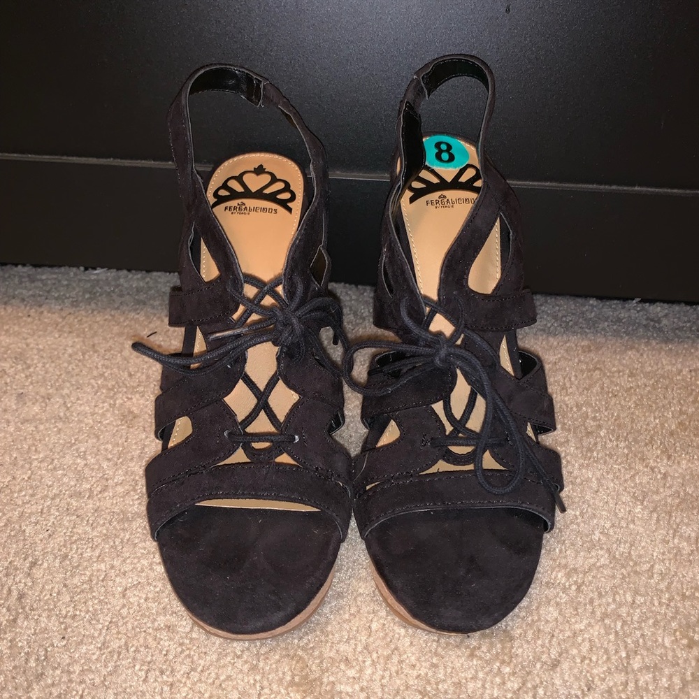 Wrap heeled wedge